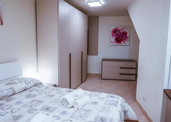 Graziosa Casa In Zona Centrale Latratino